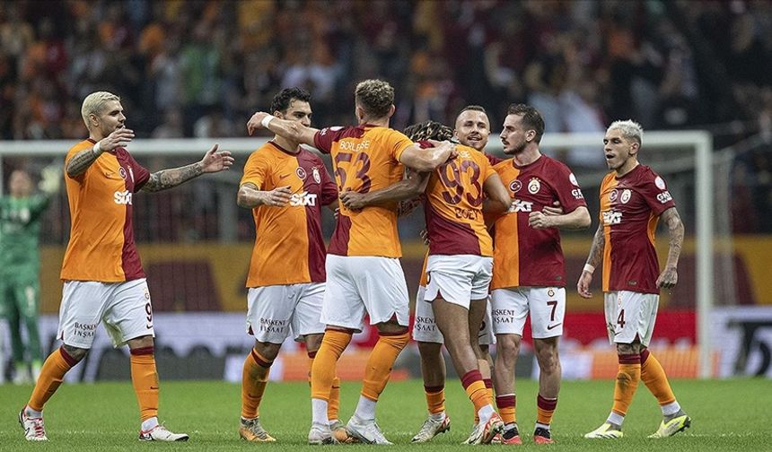 Galatasaray’a Manchester United maçı öncesi büyük şok!  Yıldız futbolcu forma giyemeyecek