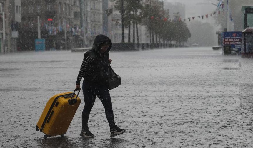 İstanbul'a 4 günde 298 kilogram yağış düştü