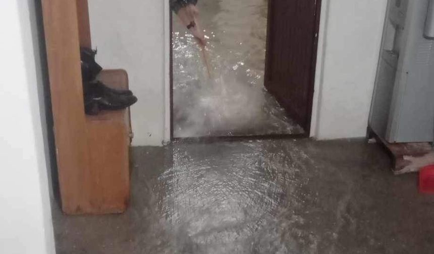 Mardin'de yağış nedeniyle 1 evi su bastı