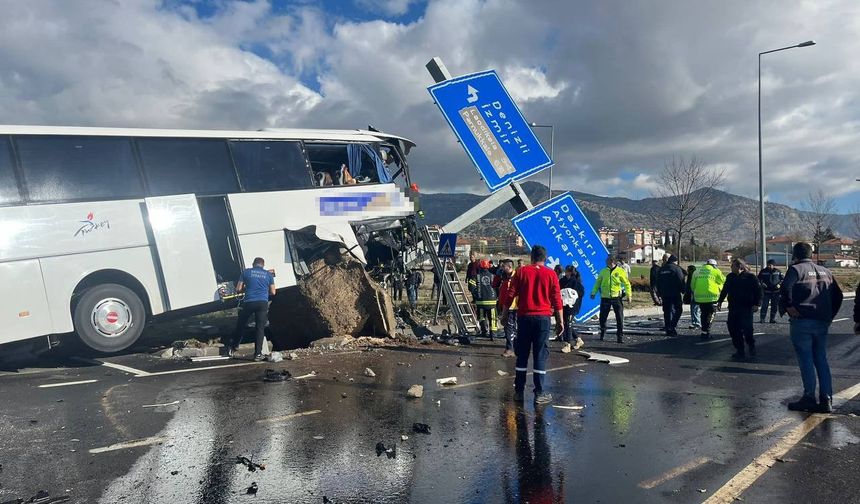 29 kişinin yaralandığı tur otobüsü kazasında 2 yaralı kurtarılamadı