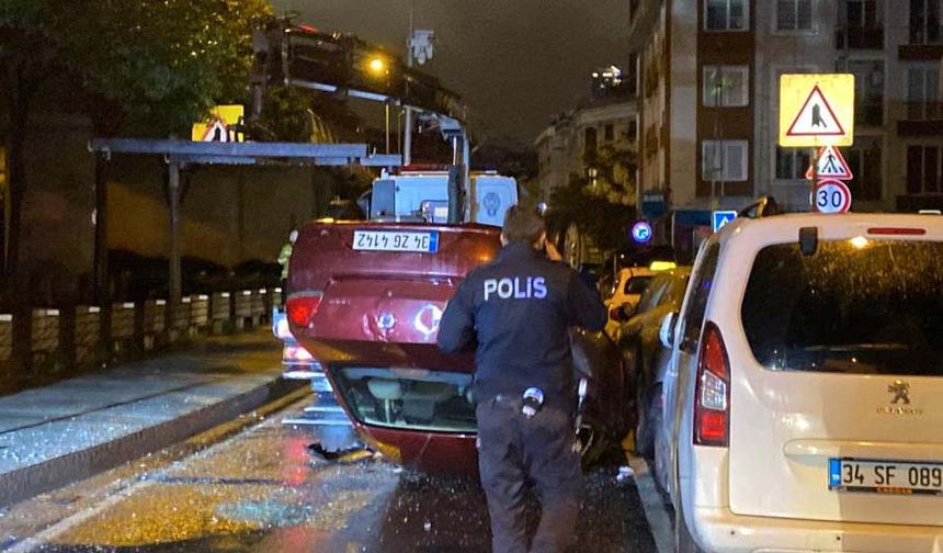 İstanbul'da patlak lastikle yola devam eden sürücü takla attı