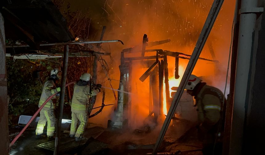 Beykoz'da gecekonduda çıkan yangın söndürüldü