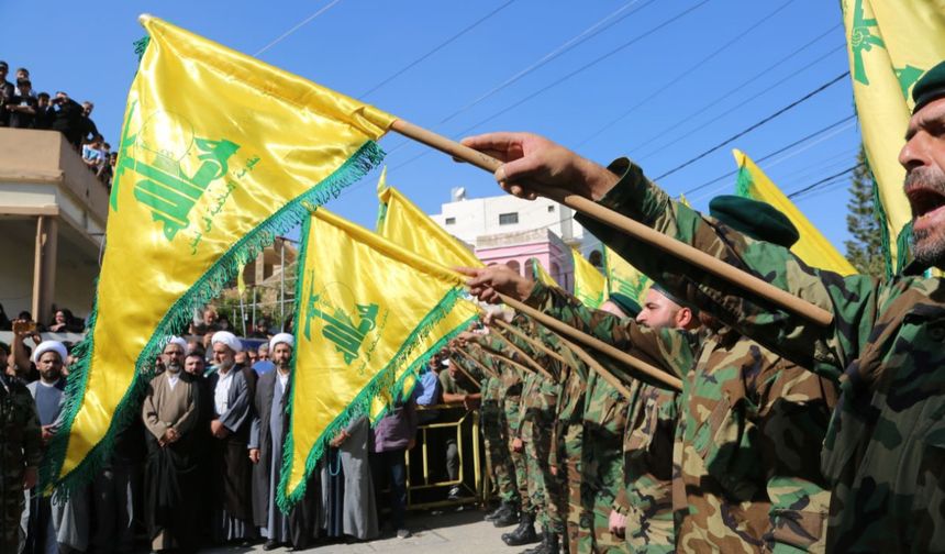 Hizbullah'tan Tel Aviv'deki hassas askeri noktalara İHA'lı saldırı