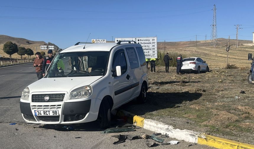 Sivas'ta trafik kazasında 8 kişi yaralandı