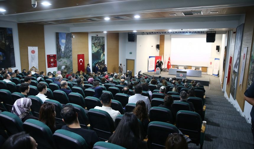 Adana'da kamu görevlileri dezenformasyonla mücadele eğitimi almaya başladı