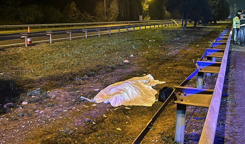 Anadolu Otoyolu'nda otomobilin çarptığı yaya öldü