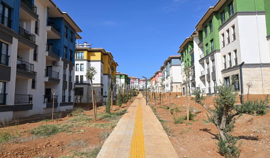 Gaziantep'te konutlarına kavuşan afetzedeler: Beklentimizin üstünde bir ev oldu