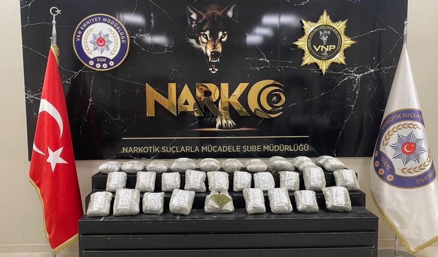 Van'da 12 kilo 900 gram esrar ele geçirildi