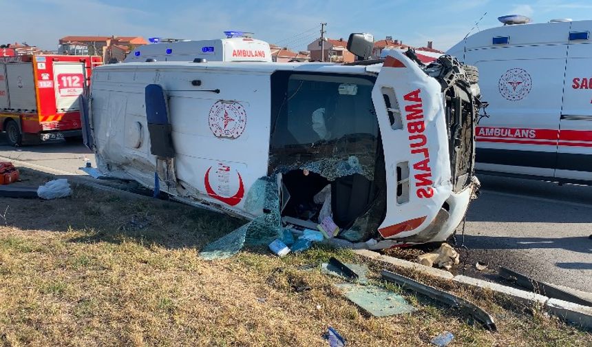 Edirne'de ambulans kaza yaptı: 7 yaralı