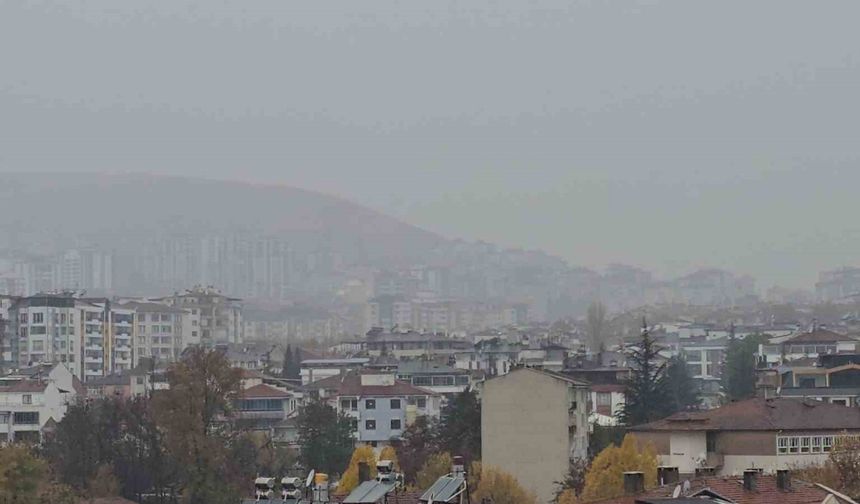 Elazığ’da yüksek kesimlerde sis etkili oldu