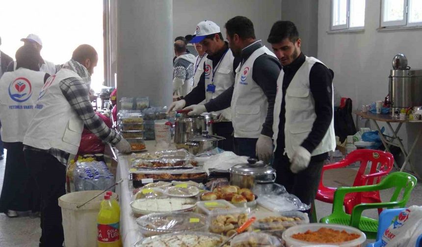 Gercüş’te Filistinliler yararına yardım etkinliği