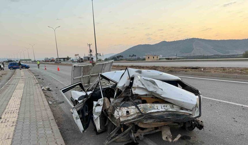 Hatay'da hurdaya dönen Fiat Tofaş 16 yaşındaki çocuğa mezar oldu