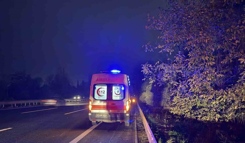 Kontrolden çıkan otomobil şarampole devrildi: 2 yaralı