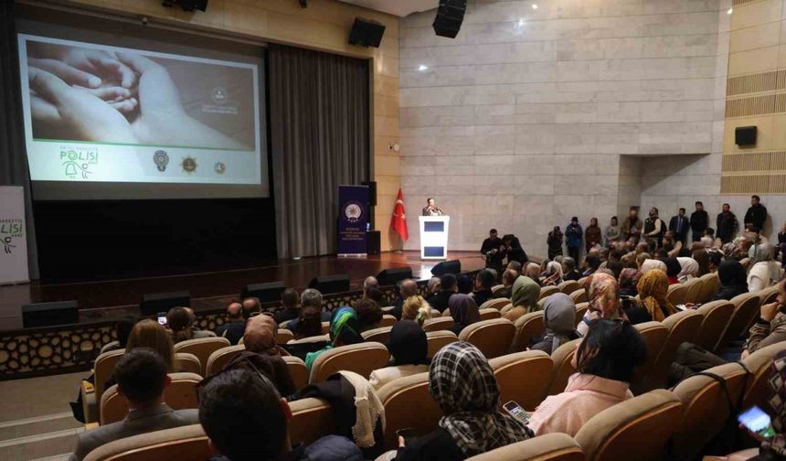 Konya’da “En İyi Narkotik Polisi Anne” semineri düzenlendi