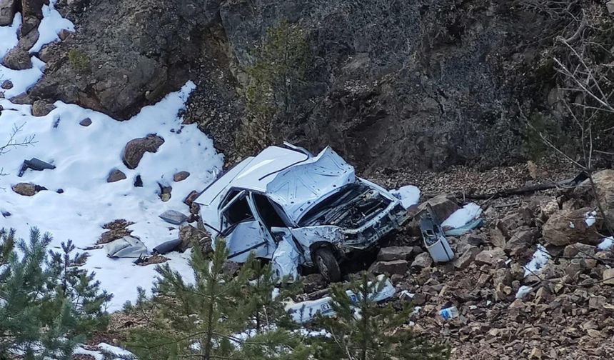 Gümüşhane'de dere yatağına uçan otomobilin sürücüsü öldü