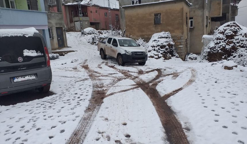 Siirt'te kar nedeniyle mahsur kalanlar kurtarıldı