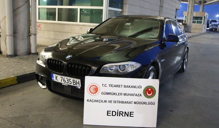 Sahte emeklilik belgesiyle Türkiye'ye sokulmak istenen  araçlar yakalandı