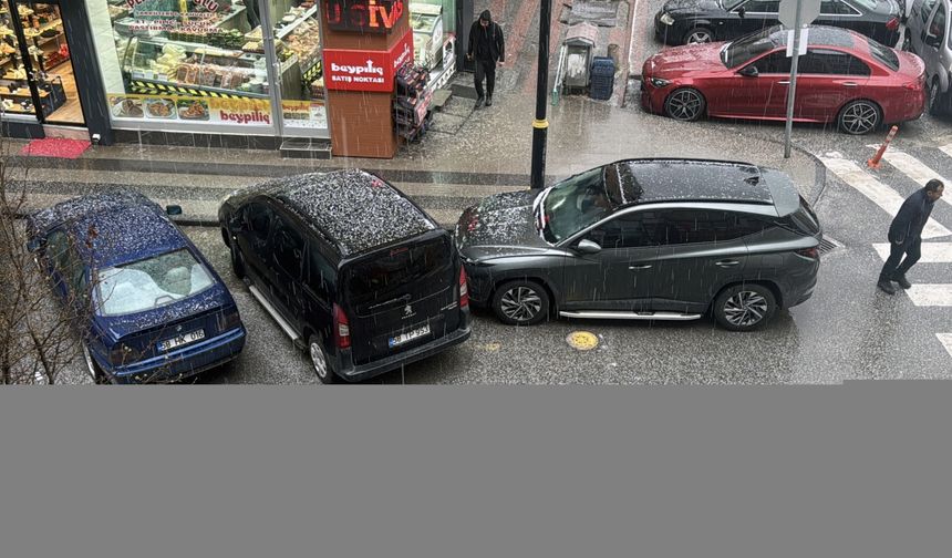 Sivas'ta sağanak yağış ve dolu etkili oldu