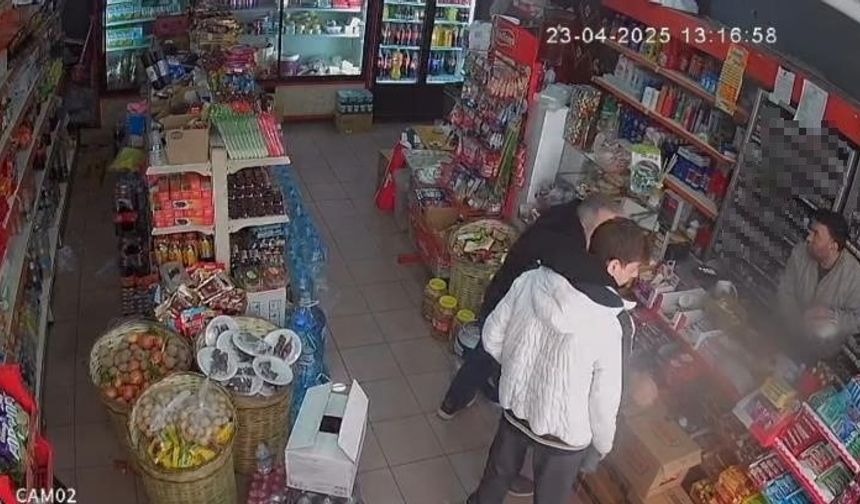 Eyüpsultan’da markette deprem anı kameraya yansıdı