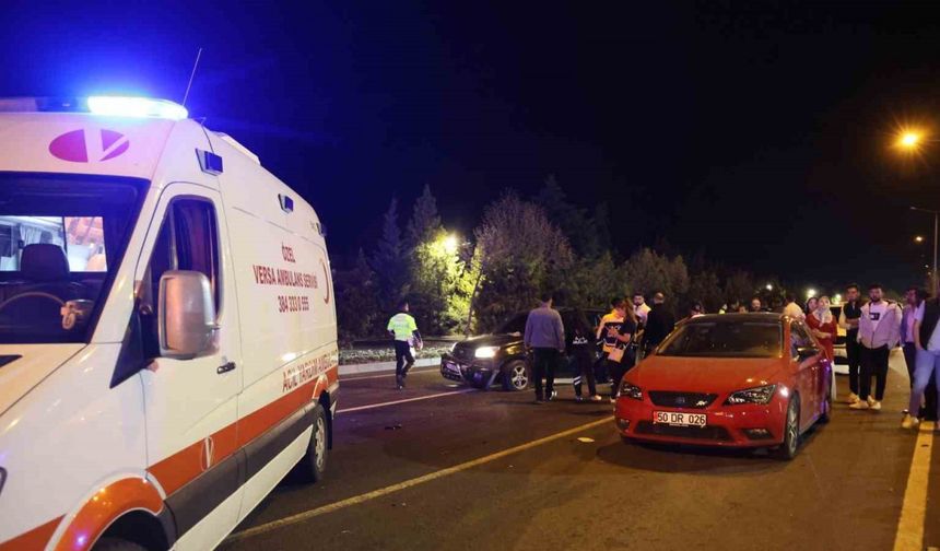 Nevşehir’de kırmızı ışıkta bekleyen araçların arasına daldı, kaza sonrası kayıplara karıştı