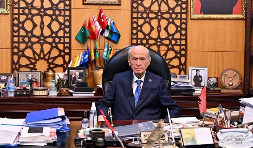 Devlet Bahçeli, Özgür Özel'e yönelik yumruklu saldırıyı kınadı