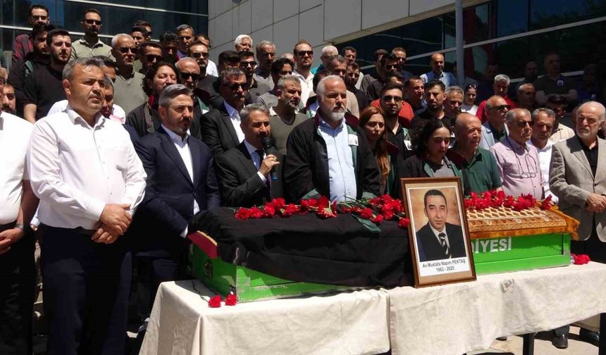 Adıyaman'da hayatını kaybeden eski baro başkanı için adliyede cenaze töreni düzenlendi