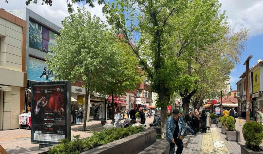 Eskişehir'de güneş açtı: Hamamyolu hareketlendi