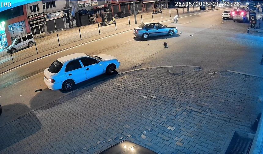 Karabük'te otomobilin çarptığı motosikletli metrelerce sürüklendi