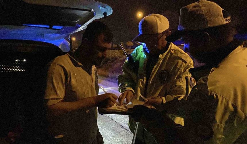 Konya’da polislerden kaçan alkollü sürücü: "Gören duyan olmasın, rezil olmayalım"