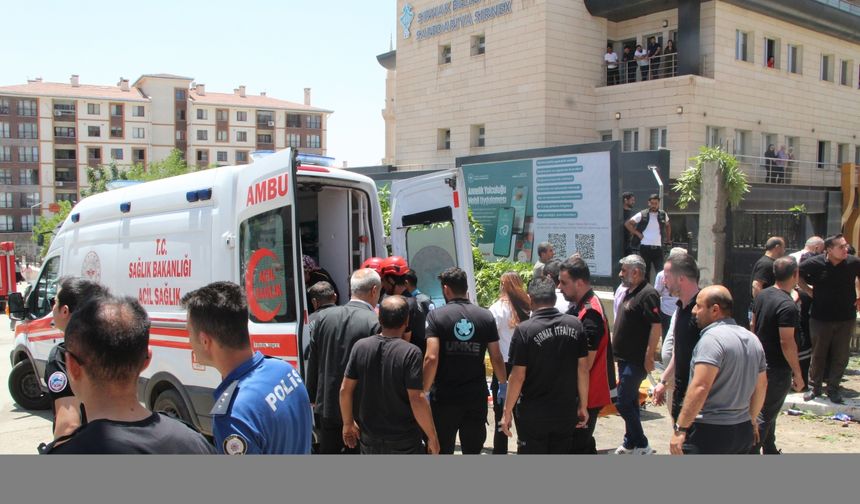 Şırnak'ta freni boşalan kamyonetin karıştığı kazada 4 kişi yaralandı