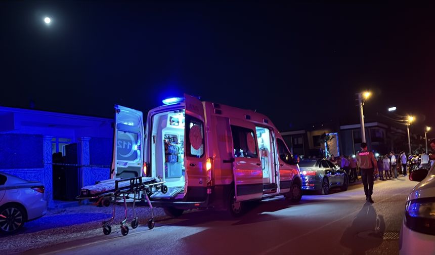 Kocaeli'de amcaları tarafından silahla katledilen 2 kardeşin cenazeleri defnedildi