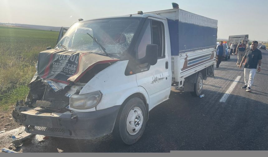 Şanlıurfa'da tarım işçilerini taşıyan kamyonetler çarpıştı