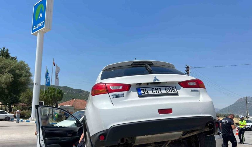 Burdur-Antalya Karayolu’nda otomobiller çarpıştı