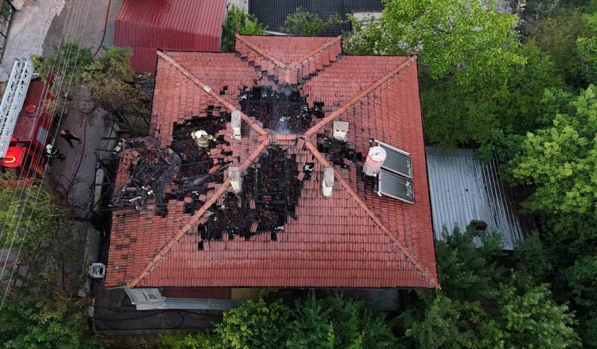 Safranbolu'da kamelyada çıkan yangın eve sıçradı