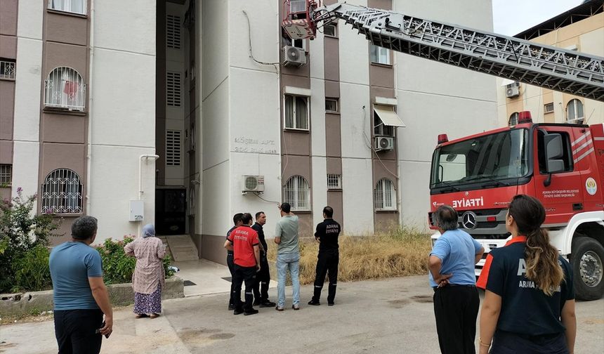 Adana'da feci olay: Apartmanda merdiven çöktü 20 kişi kurtarıldı