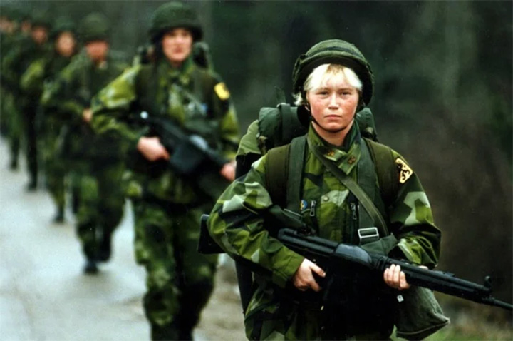 isveç kadın asker