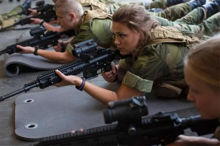 norveç kadın asker