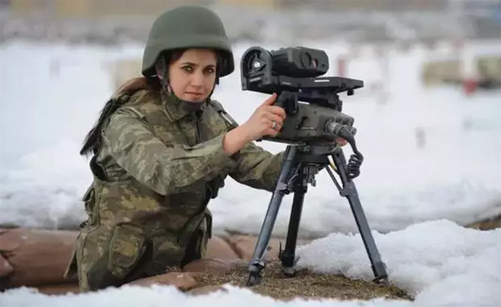 türkiye kadın asker