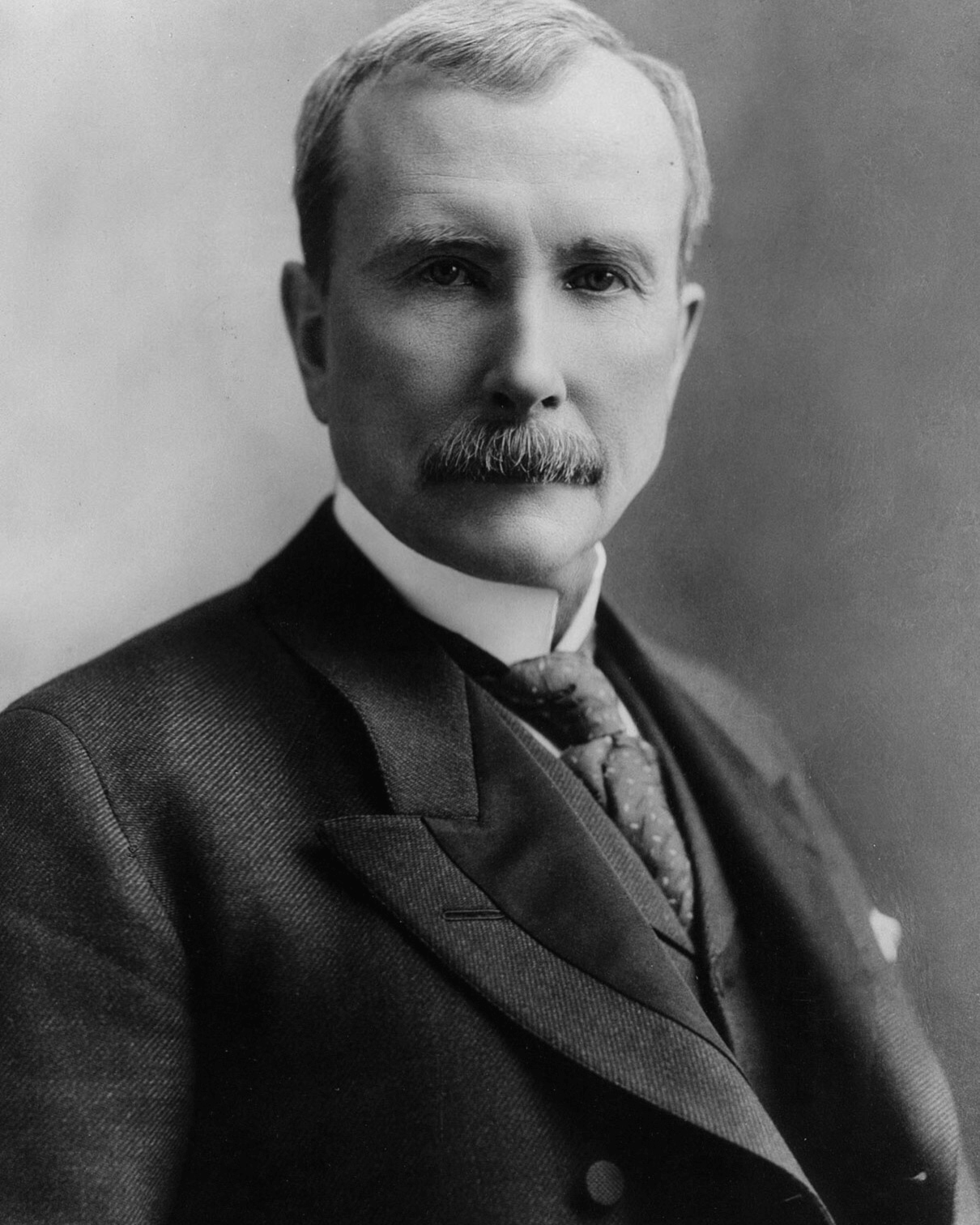 Portrait_of_49-year-old_John_D._Rockefeller