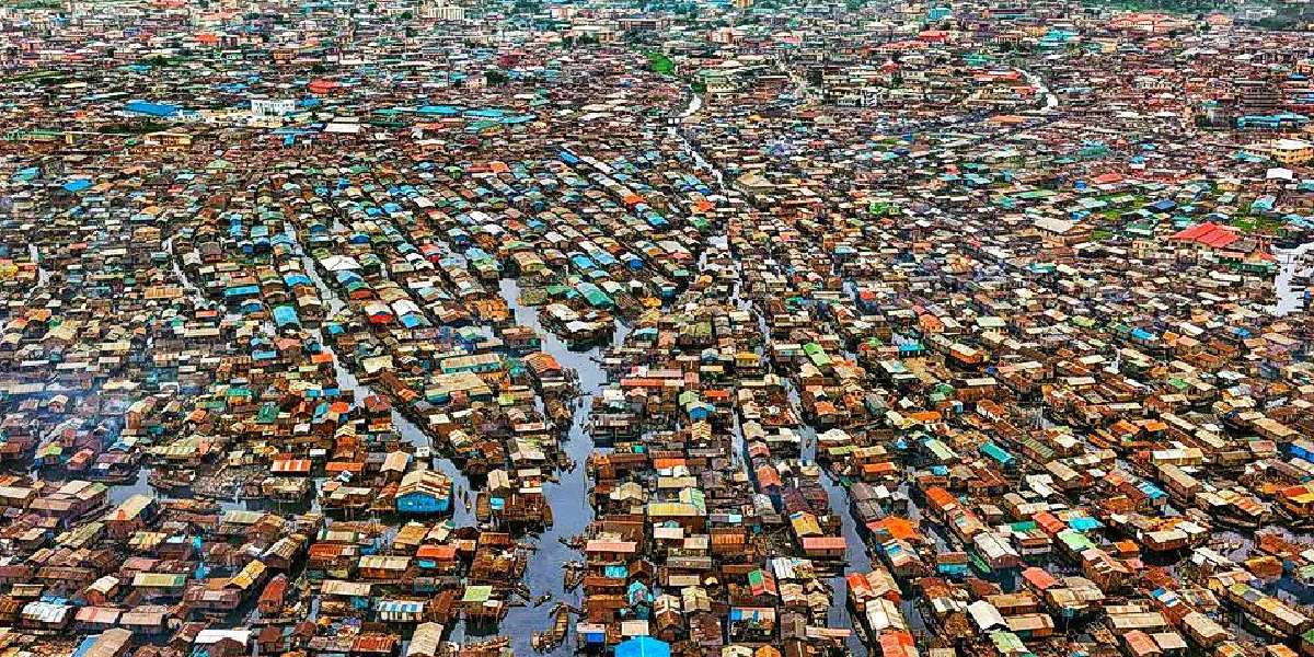 Yuzen gecəqondu Makoko