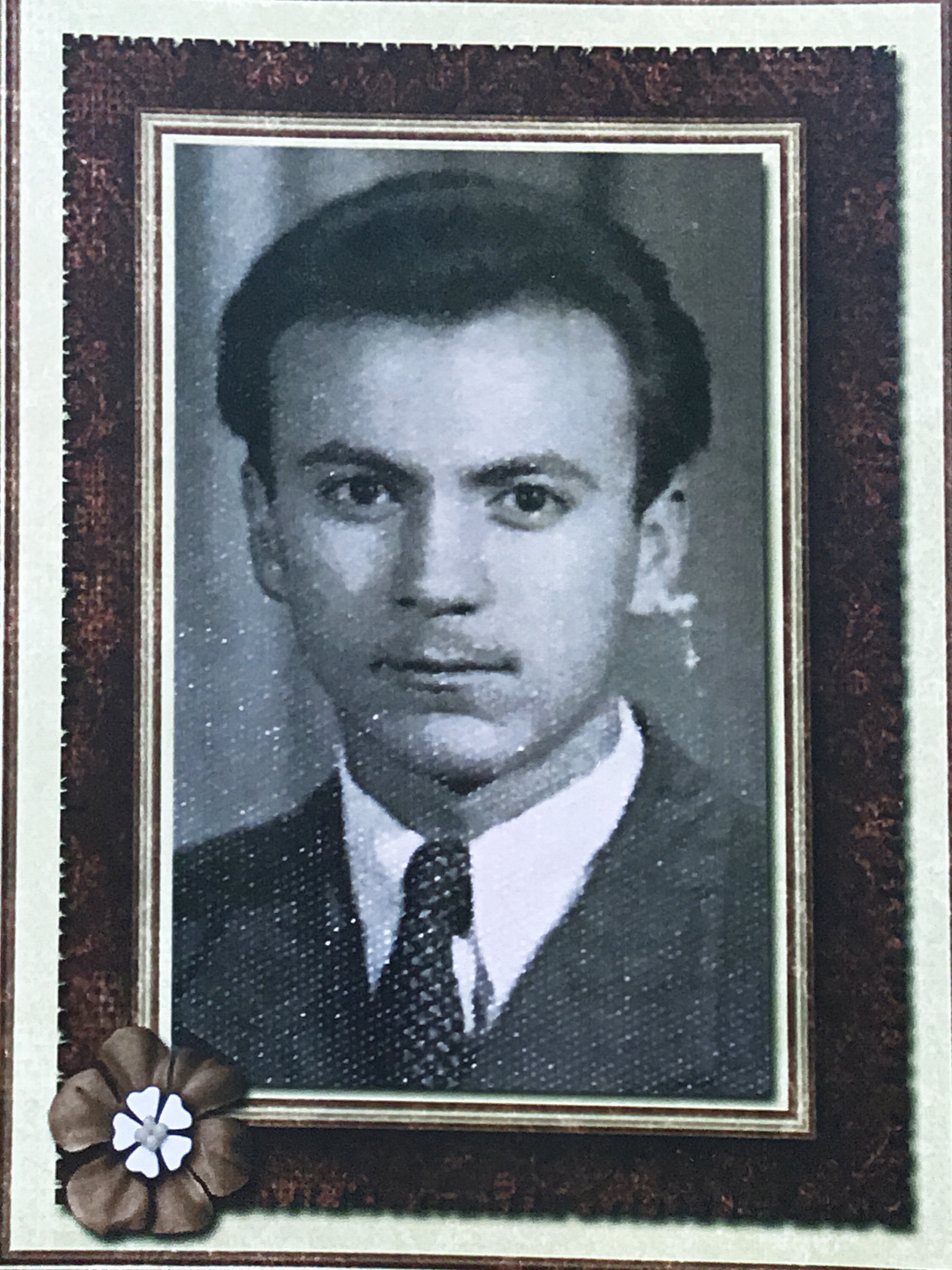 Hasan Aksay Lise Mezuniyet Fotoğrafı