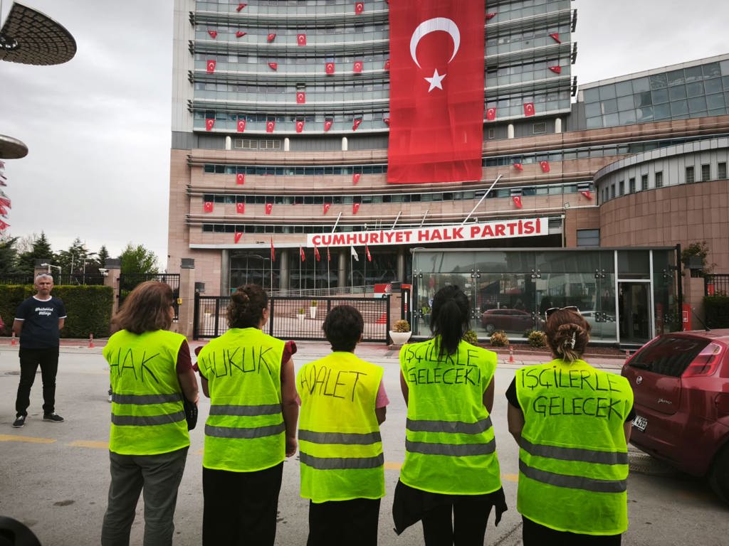 Kadin Isciler Chp Genel Merkezi Onunde